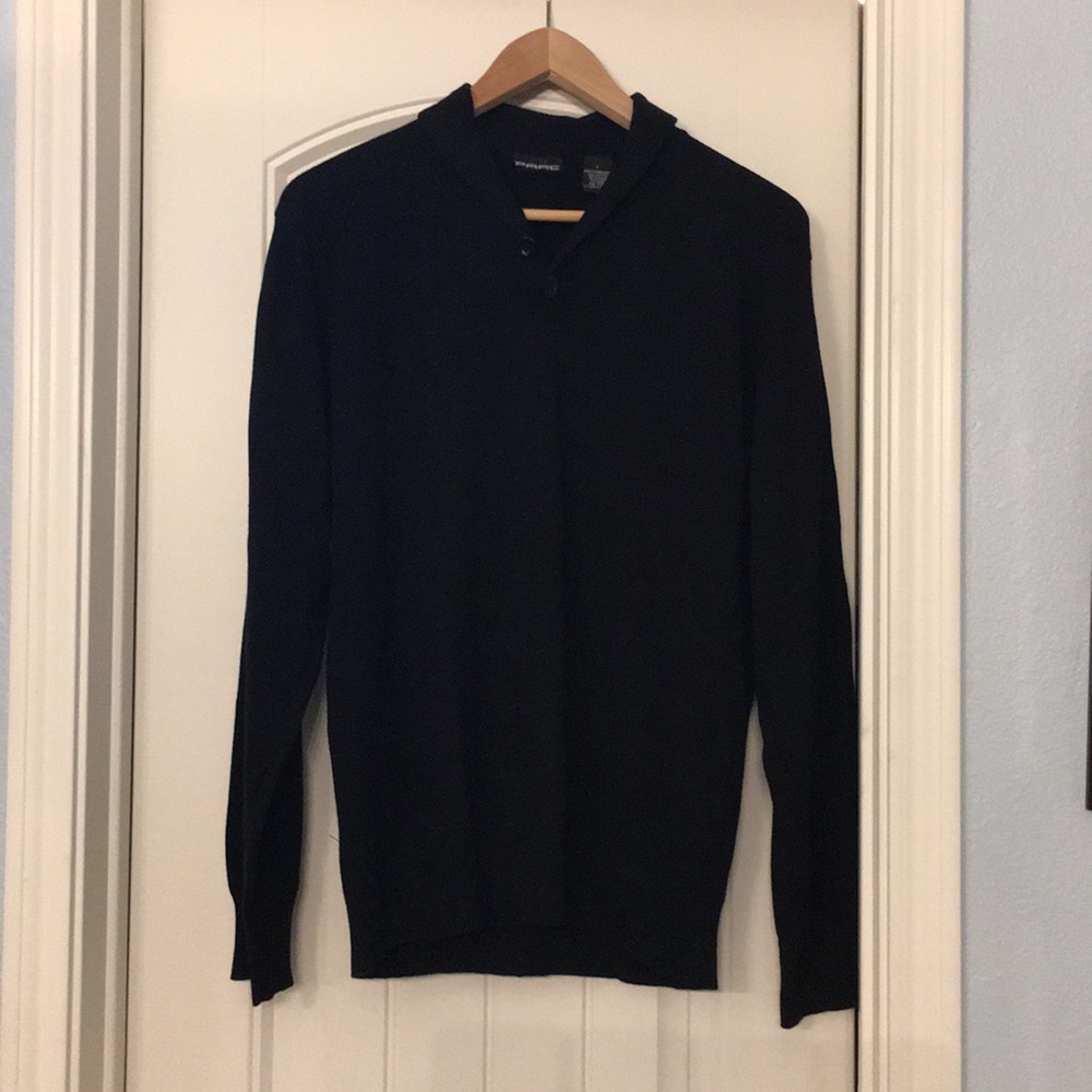 Men’s black collared sweater